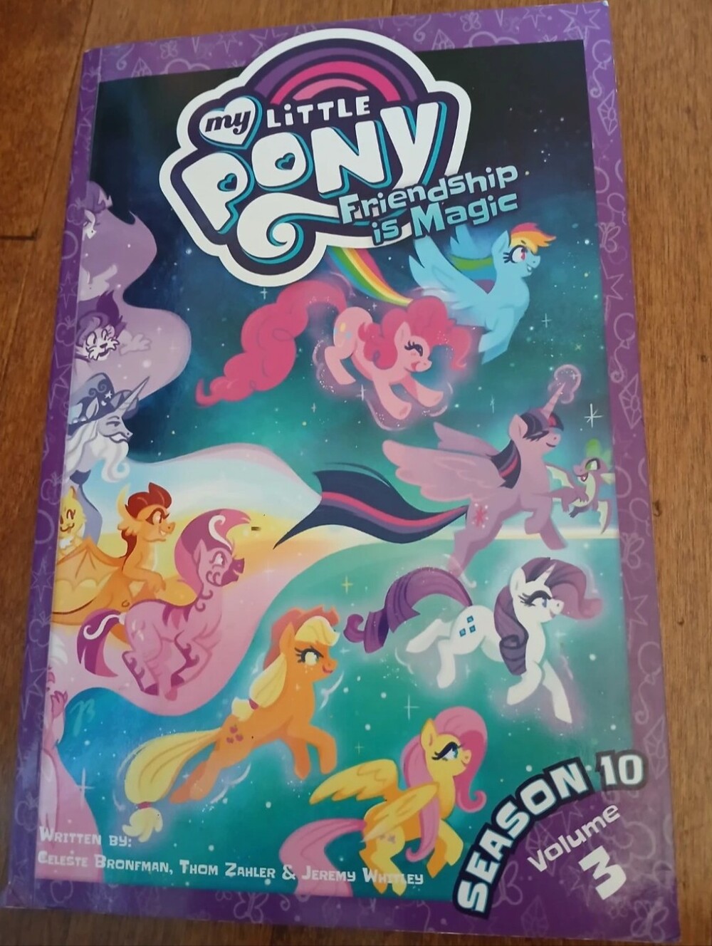 My Little Pony Book - Season 10 Volume 3